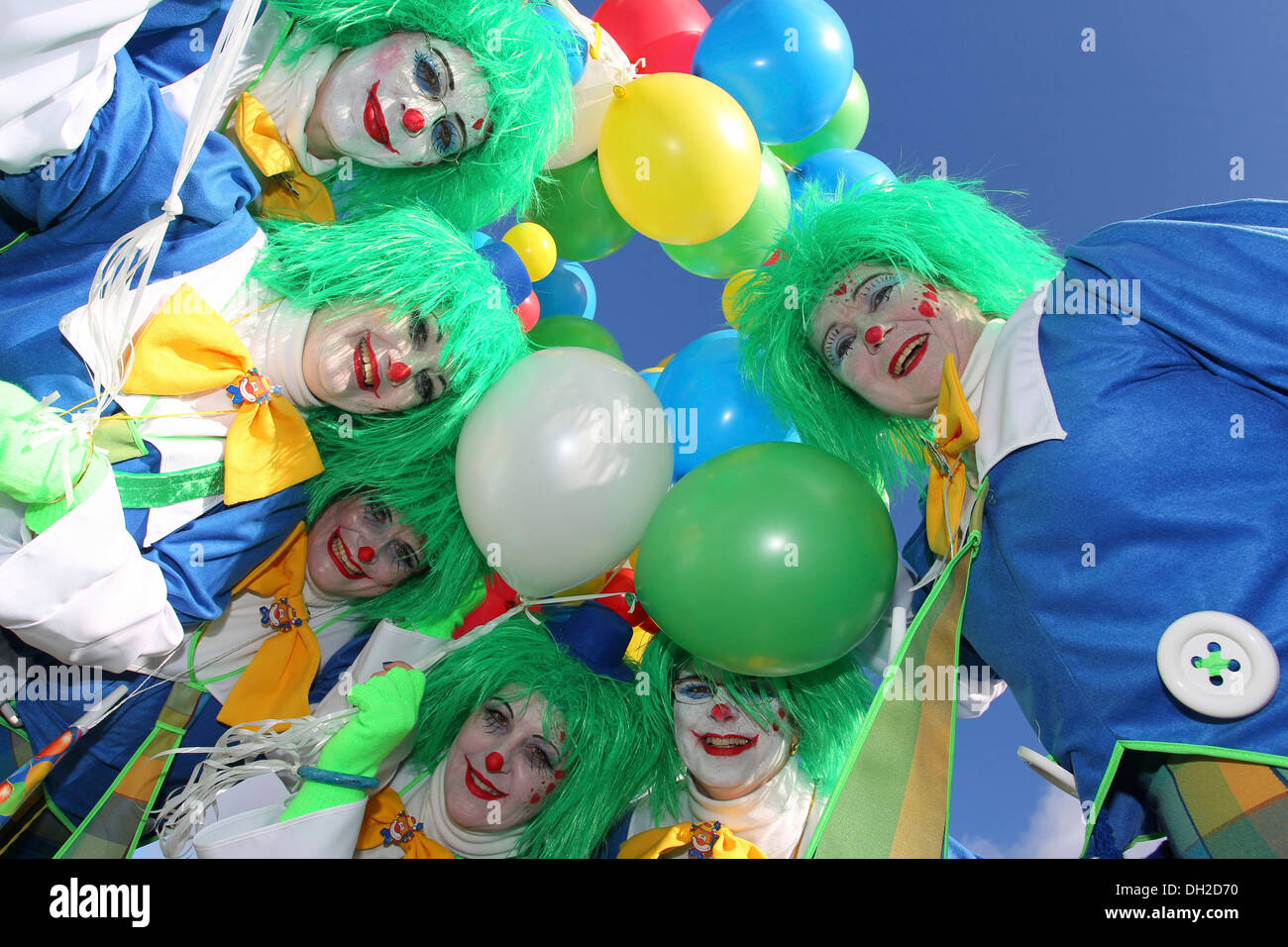 Clowns auf einem traditionellen Karnevalsumzug, Mülheim-Kärlich, Rheinland-Pfalz, Deutschland Stockfoto
