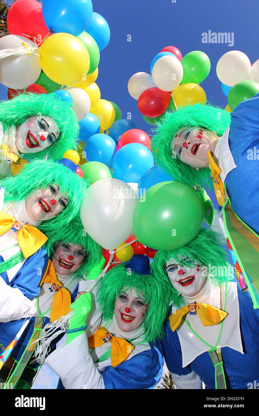 Clowns auf einem traditionellen Karnevalsumzug, Mülheim-Kärlich, Rheinland-Pfalz, Deutschland Stockfoto