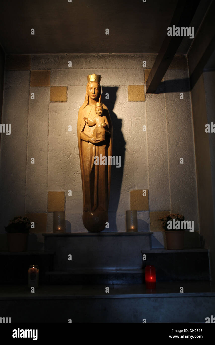 Eine Marienstatue in einer Kapelle Stockfoto