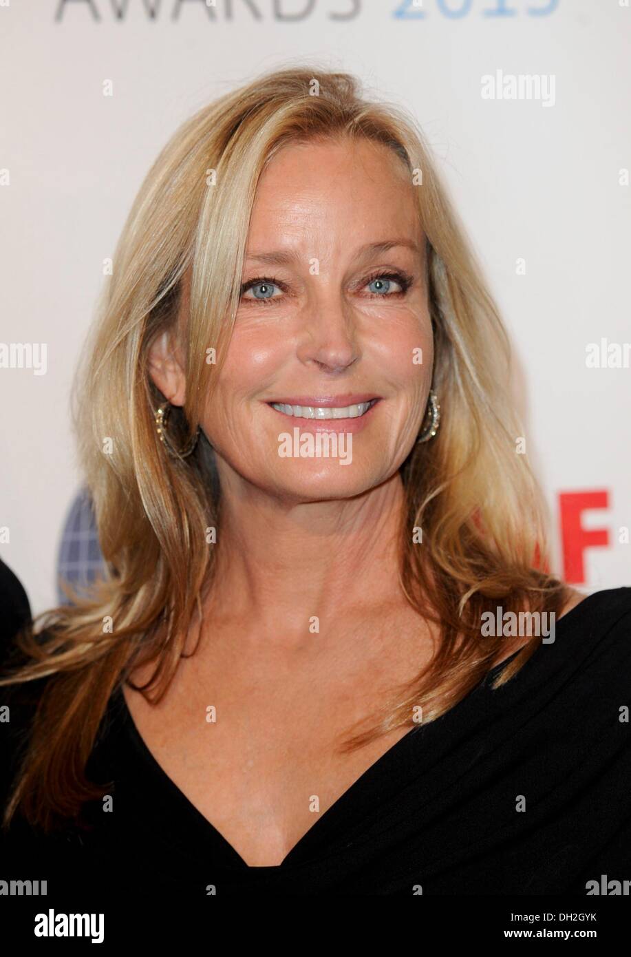 Los Angeles, CA, USA. 29. Oktober 2013. Bo Derek im Ankunftsbereich für 2013 International Women's Media Foundation Mut in Journalism Awards, Crystal Ballroom im The Beverly Hills Hotel, Los Angeles, CA 29. Oktober 2013. © Elisabeth Goodenough/Everett Collection/Alamy Live-Nachrichten Stockfoto