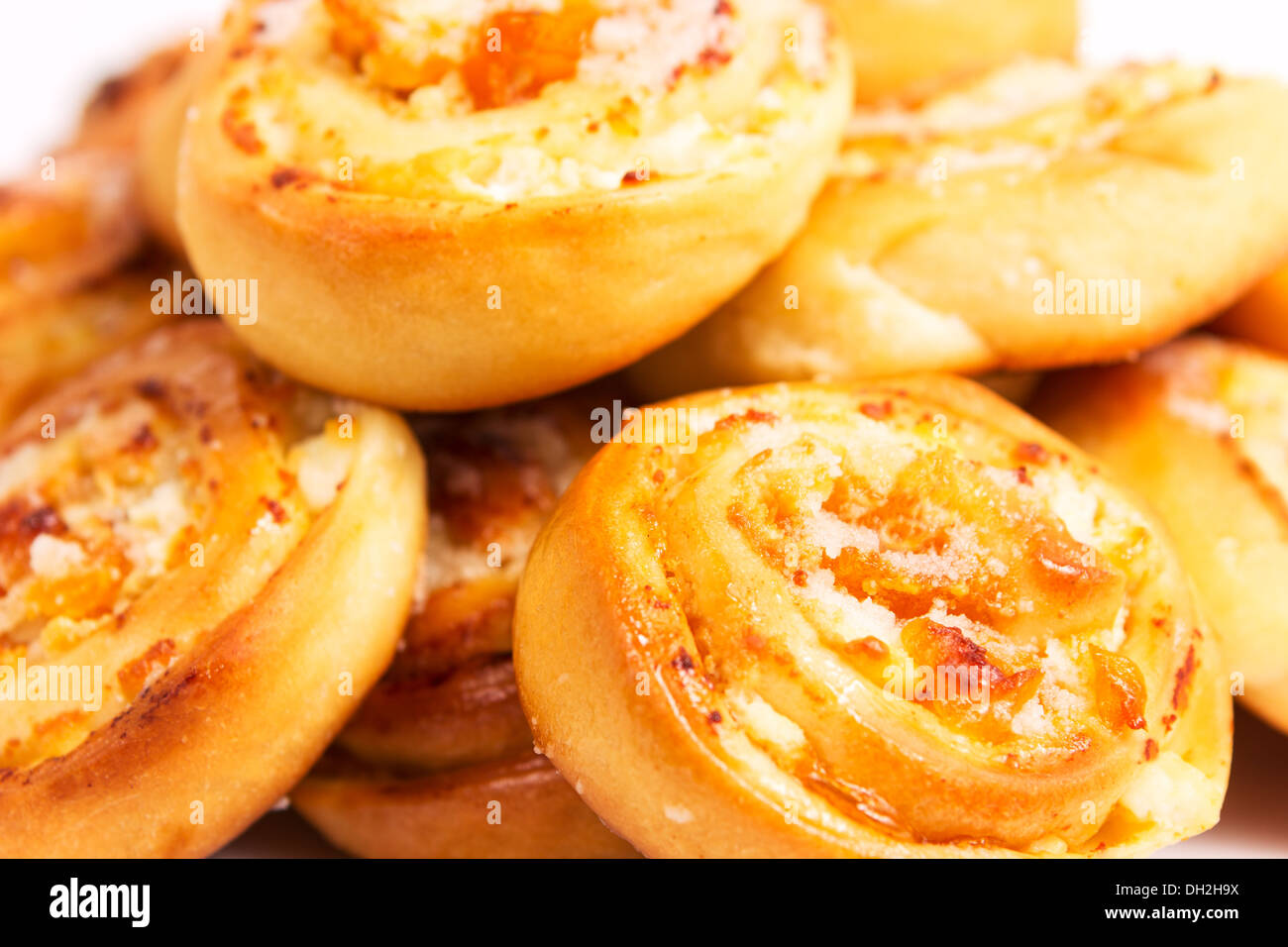 Frische hausgemachte Cinnamon Rolls und Zucker Stockfoto