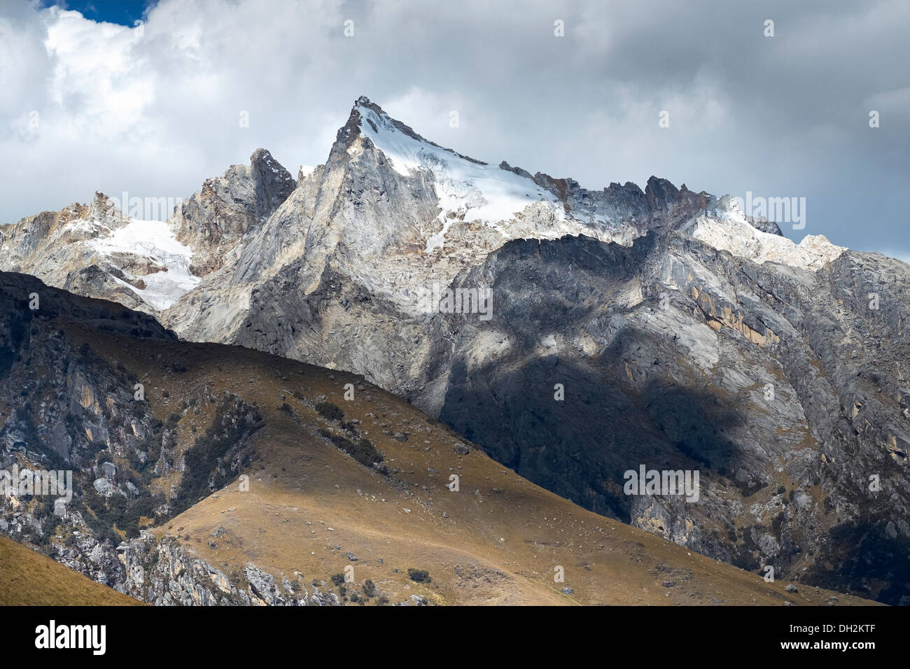 Huamashraju Gipfel-Nationalpark in den Anden Südamerikas. Stockfoto