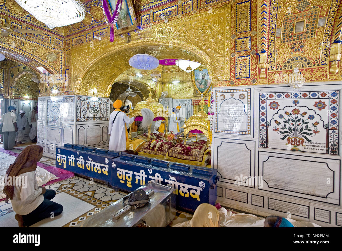 Hazur Sahib, Takht Sachkhand Sri Hazur Abchalnagar Sahib Gurdwara Innenraum Nanded Maharashtra Indien Asien Stockfoto