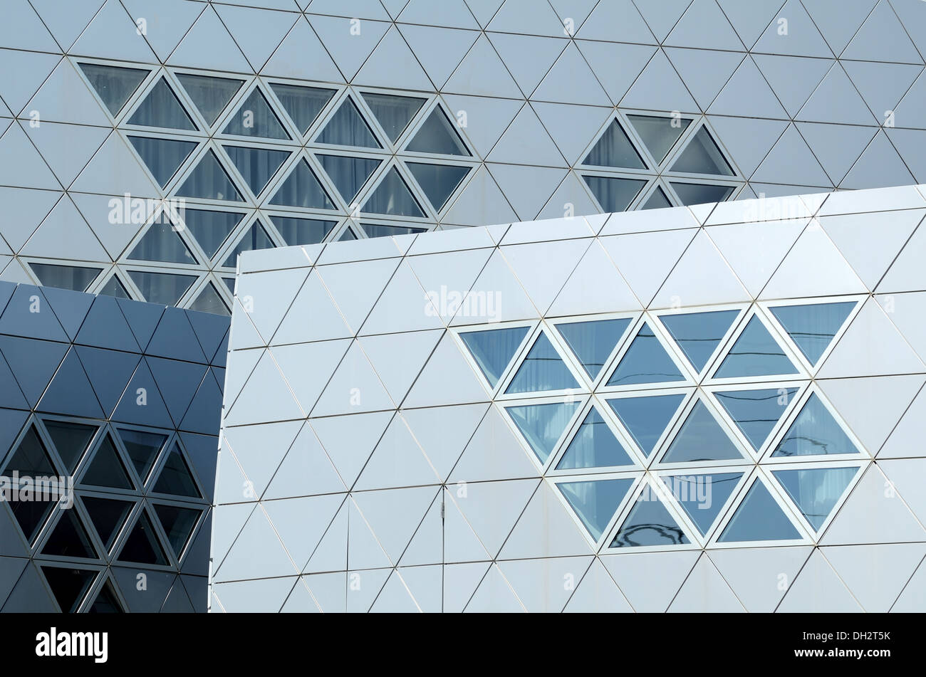 Fensterdetails an der Fassade des Lycée Georges Frêche oder der Mittelschule von Massimiliano Fuksas Montpellier France Stockfoto