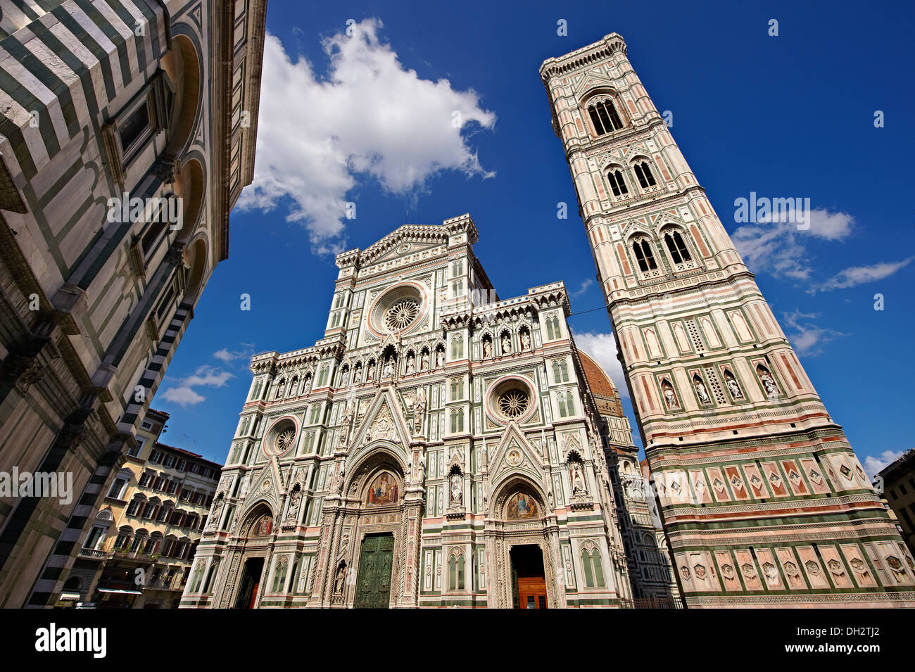 Blick auf die Fassade des der Gotik-Renaissance-Dom von Florenz, Basilika der Heiligen Maria der Blume; Florenz Stockfoto
