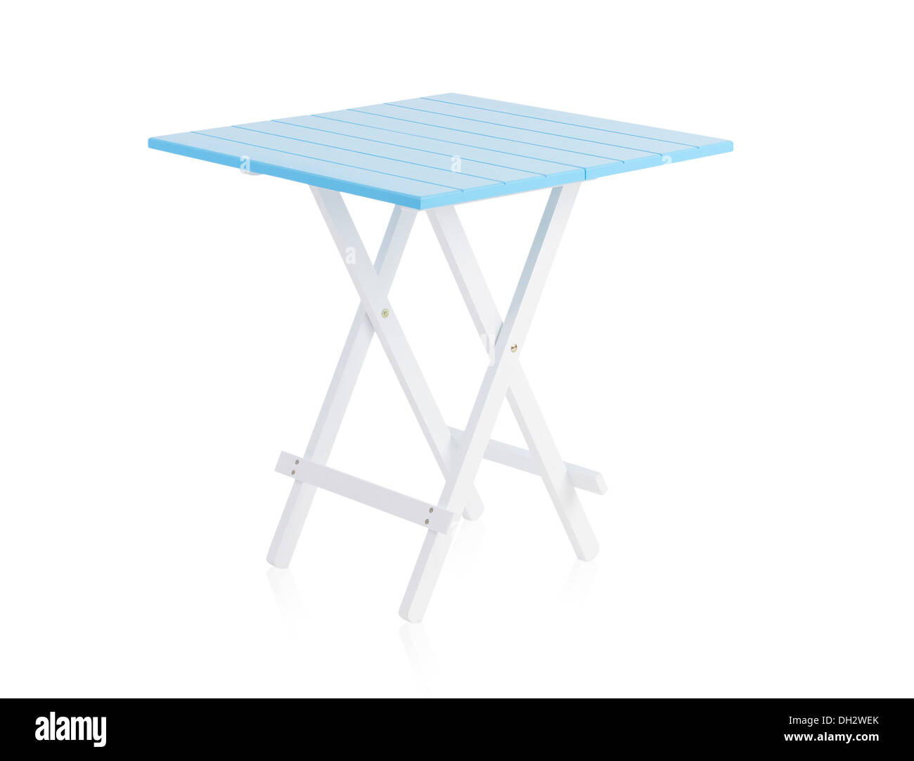 Blaue Holztisch isoliert auf weißem Hintergrund Stockfoto