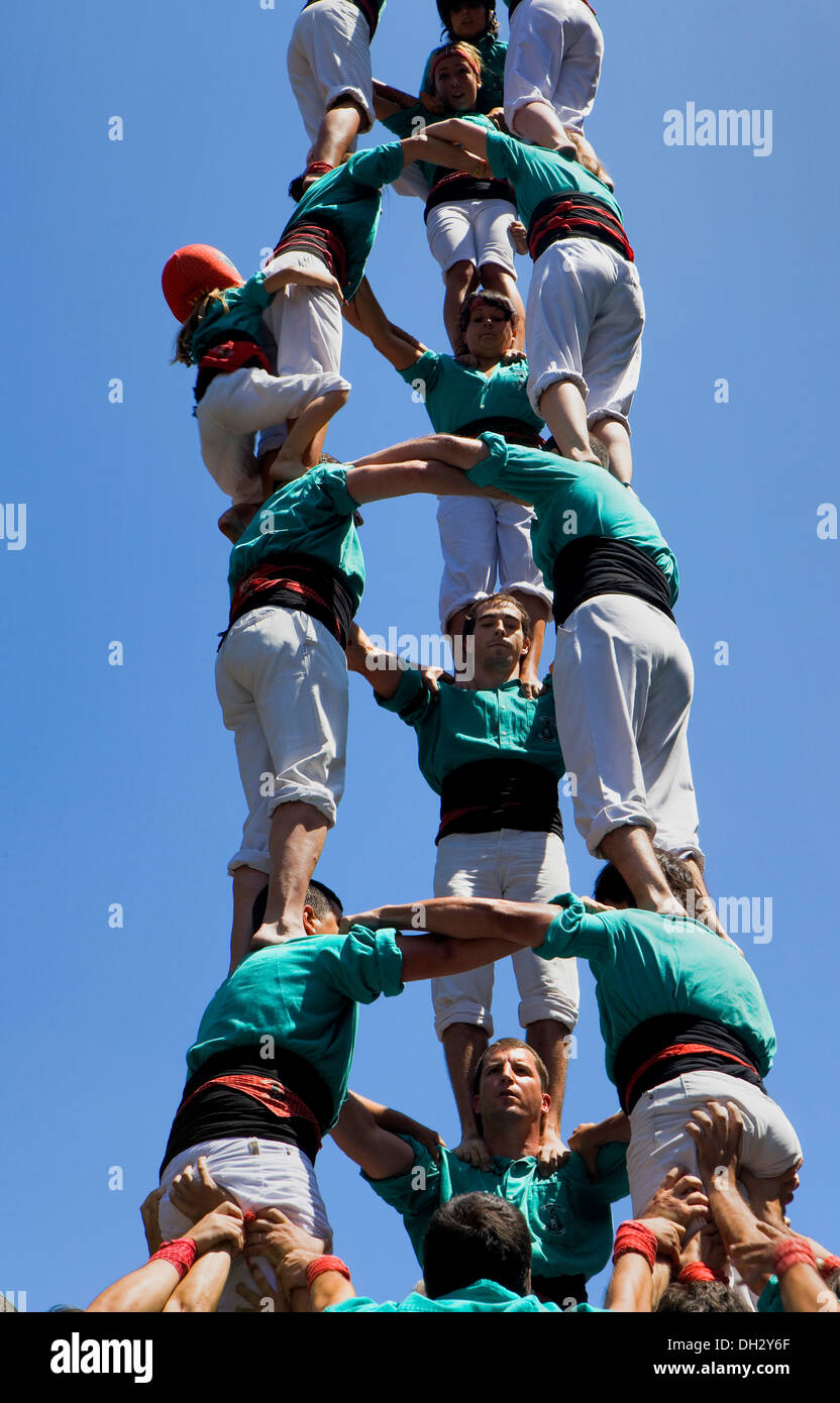 Die Castellers de Vilafranca. "Castellers" menschliche Turm zu bauen. Santa Anna Platz. Mataro. Provinz Barcelona, Spanien Stockfoto