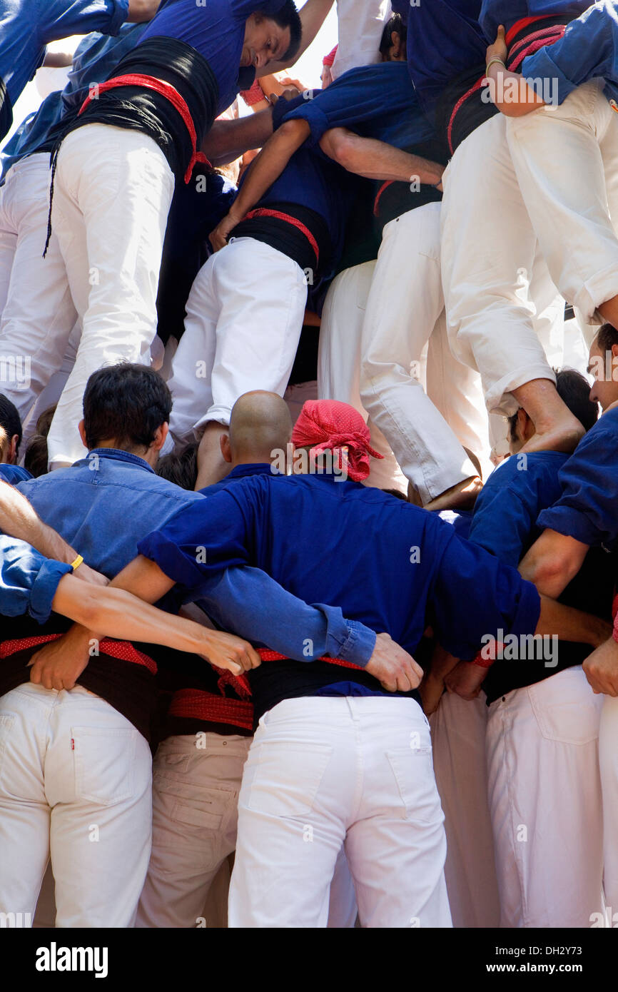 Capgrossos de Mataro. "Castellers" menschliche Turm, eine katalanische Tradition zu bauen. Santa Anna Platz. Mataro. Provinz Barcelona, Spanien Stockfoto