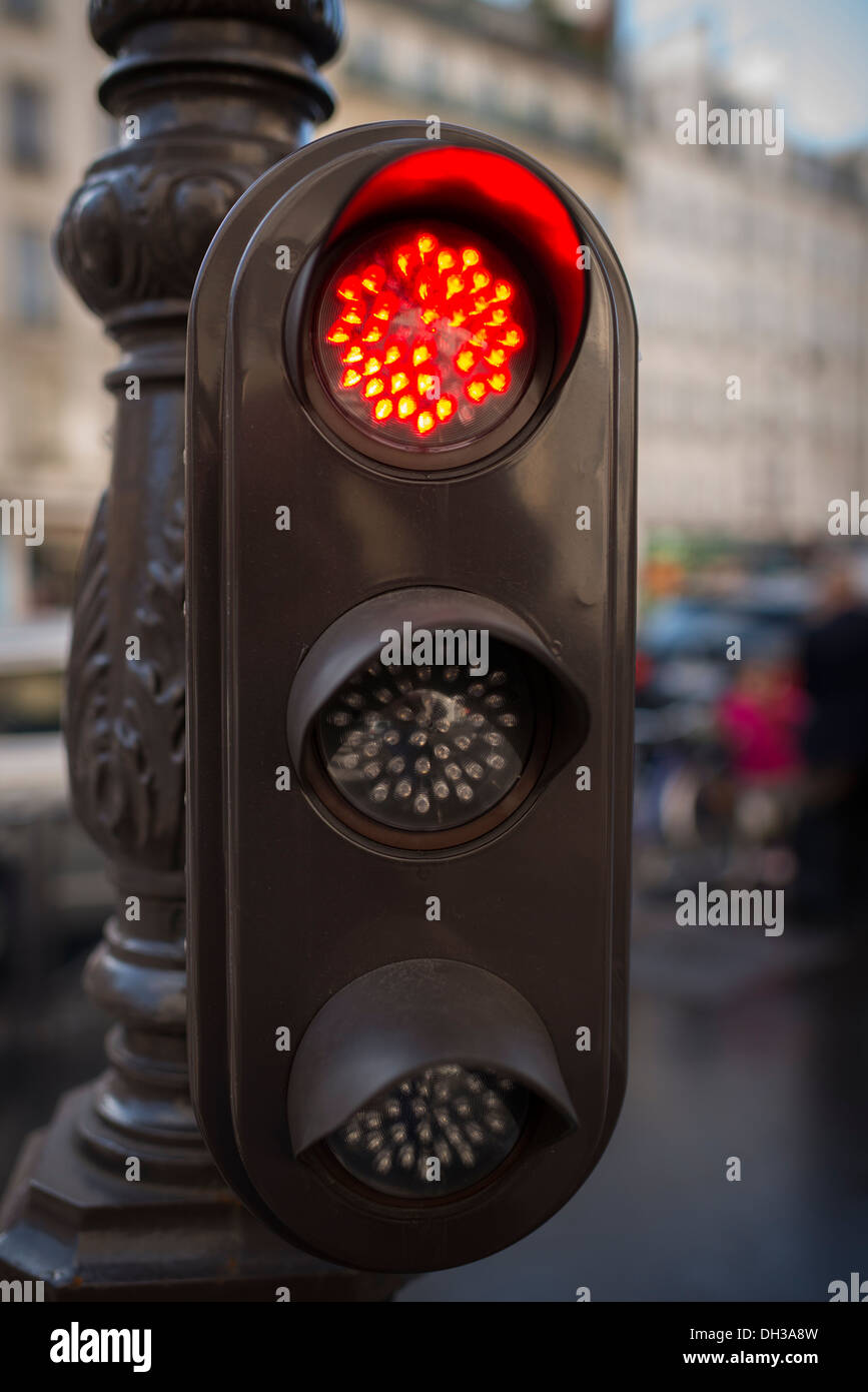 Augenhöhe Ampel in La Bastille Viertel von Paris Stockfoto