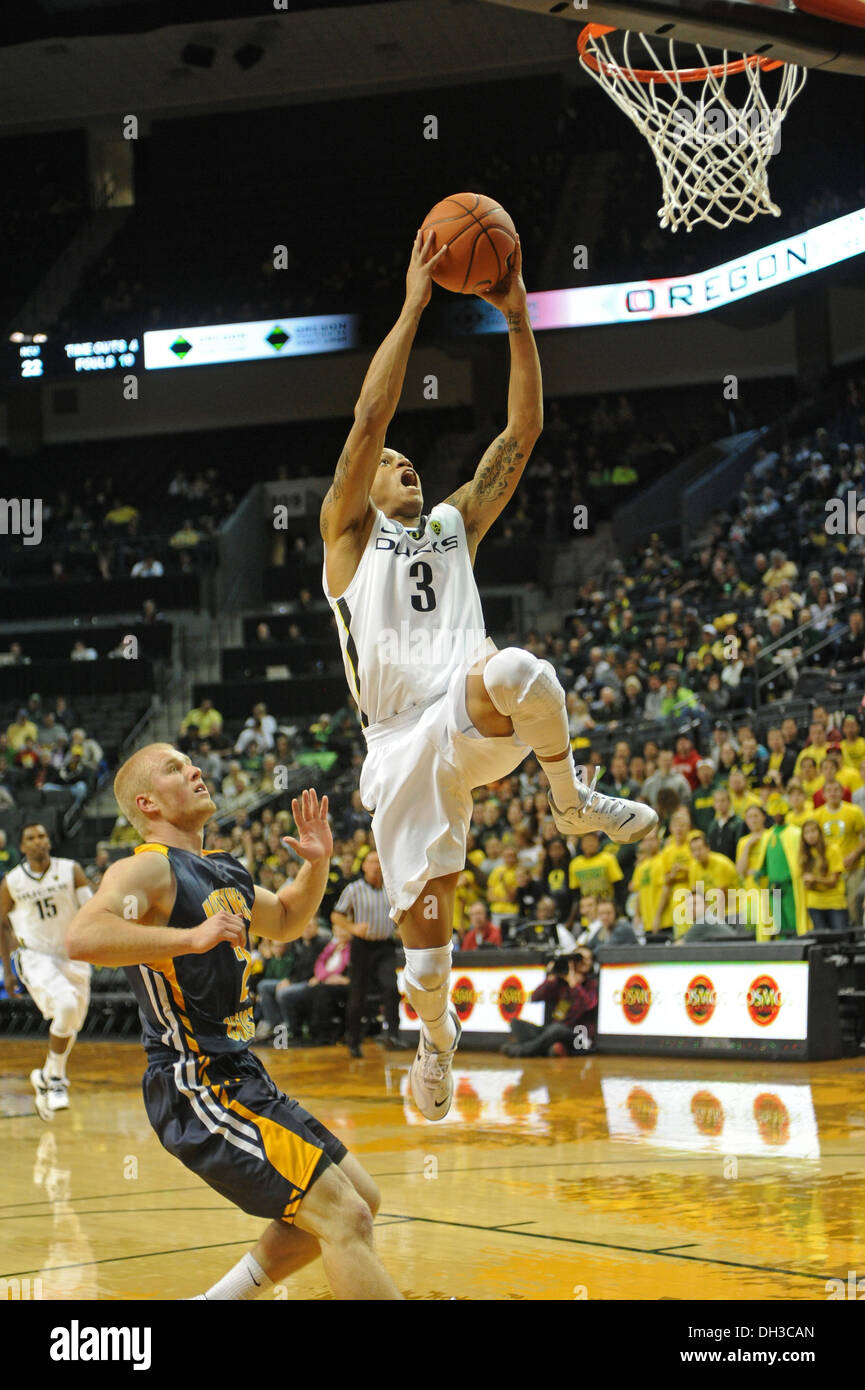 Joseph Young, U O, Enten, Basketball, Flucht, Kampf, Sprung, Matthew Knight Arena, NCAAB. Stockfoto