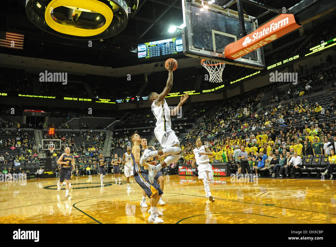 , U O, Enten, Basketball, Flucht, Kampf, Sprung, Matthew Knight Arena, NCAAB. Stockfoto