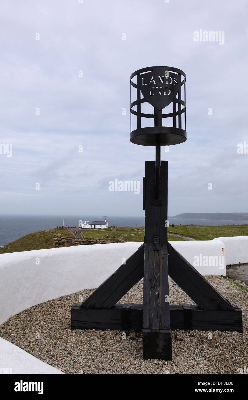 Ein Leuchtturm an der Küste des Landes Ende Cornwall England UK Stockfoto