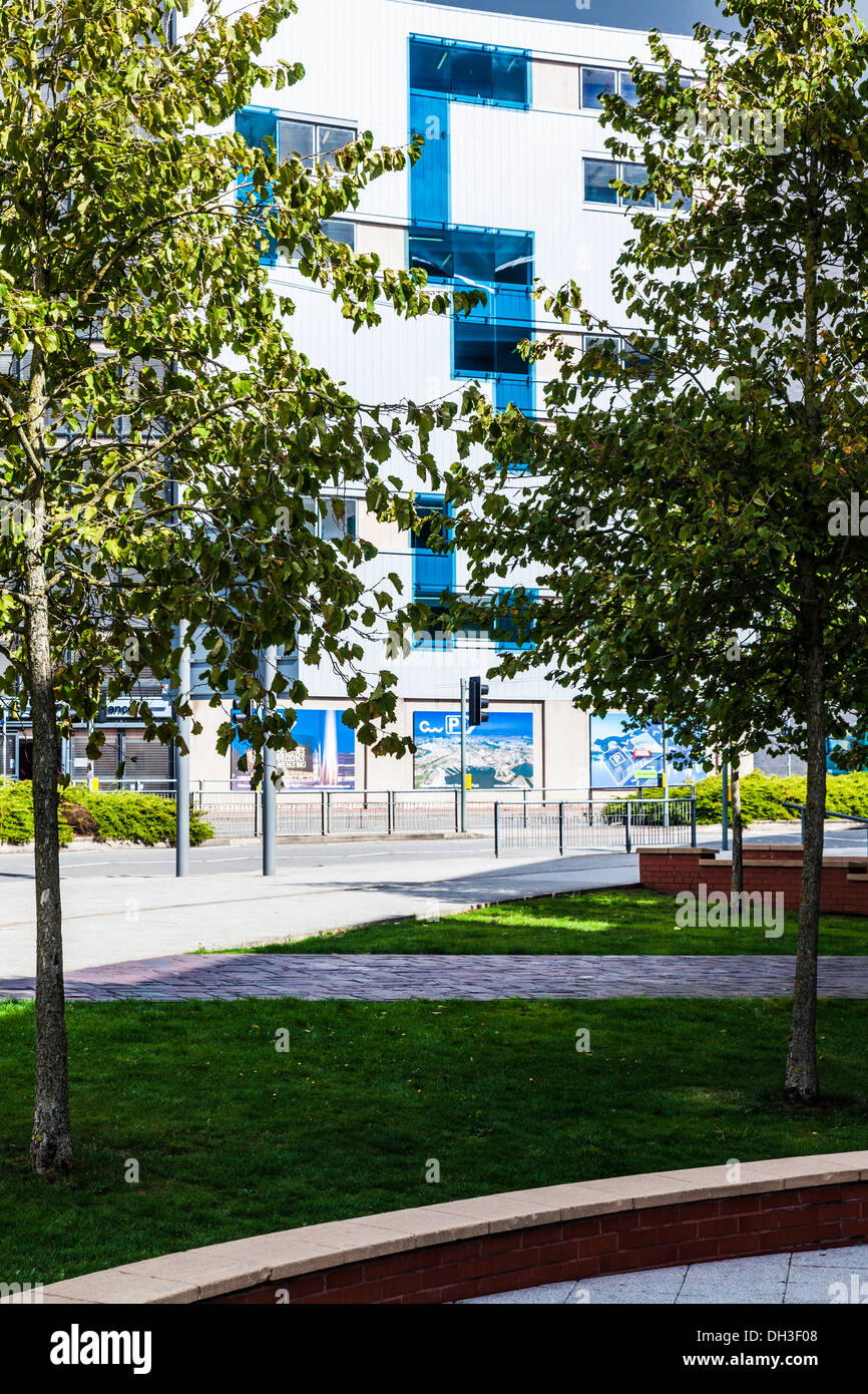 Ein modernes Gebäude, der Seite Pierhead Straße Parkhaus zur Verfügung, in der Bucht von Cardiff, Wales. Stockfoto