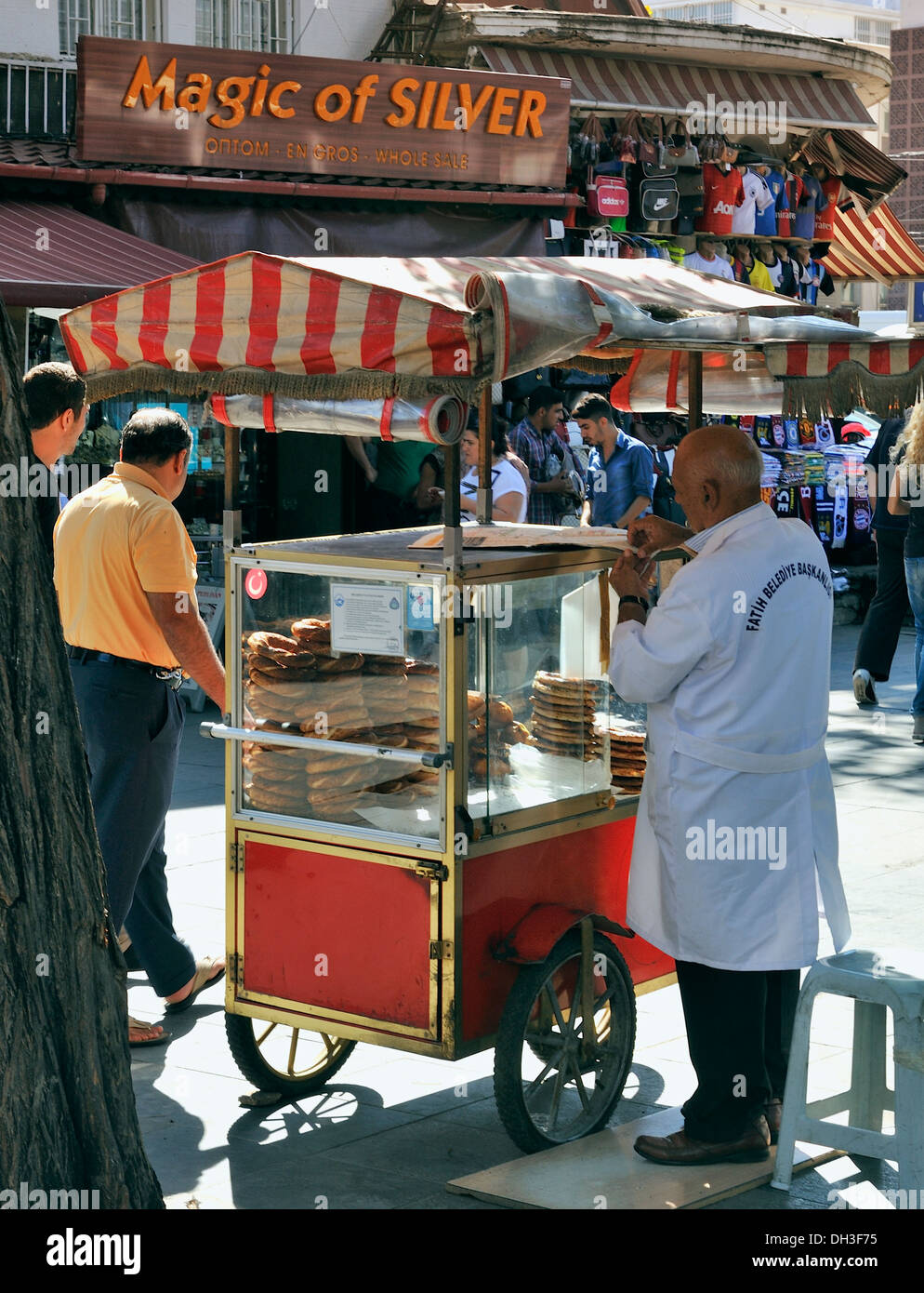 Simit simitci -Fotos und -Bildmaterial in hoher Auflösung – Alamy