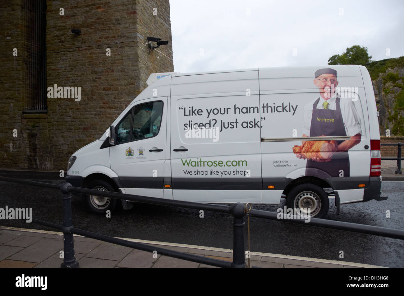 Waitrose Supermarkt Lieferwagen über Clifton Suspension Bridge in Bristol, England Stockfoto