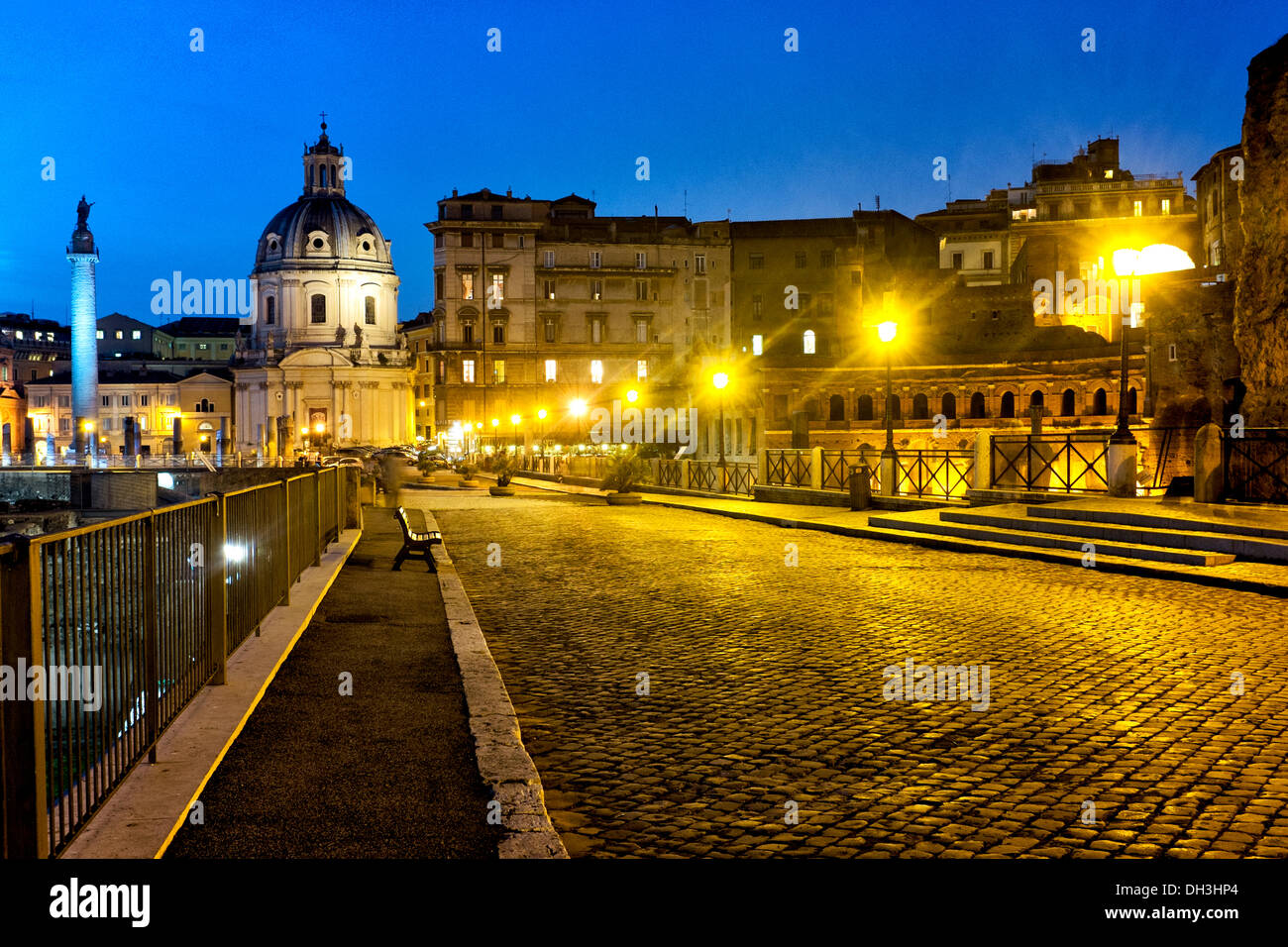 Rom, Italien. 28. Oktober 2013. Via Alessandrina Wiedereröffnung am Trajans Märkte nach einem Jahrzehnt © Fabrizio Troiani/Alamy Live News Stockfoto