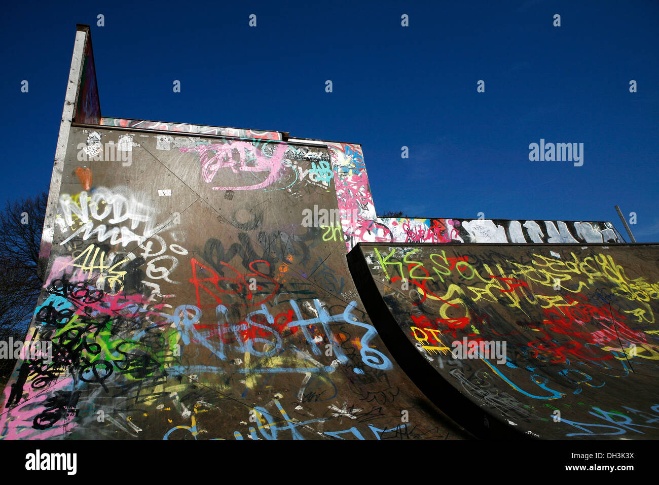 Skate Park, Halfpipe in Graffiti bedeckt, grünen Gürtel von Köln - nippes, Köln, Nordrhein - Westfalen Stockfoto