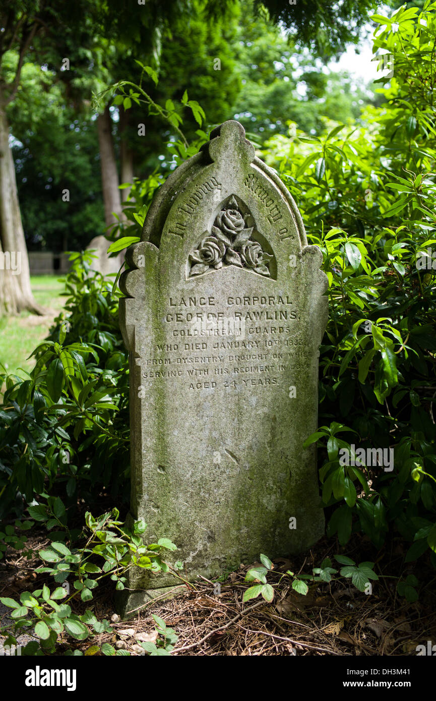 Das Grab von George Rawlins aus den Coldstream Guards, die während des Dienstes in Ägypten im 10. Januar 1883 an Ruhr gestorben Stockfoto