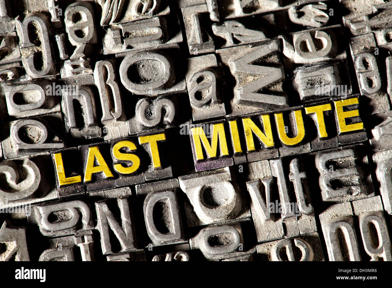 Alten führen Buchstaben bilden die Worte "LAST MINUTE" Stockfoto