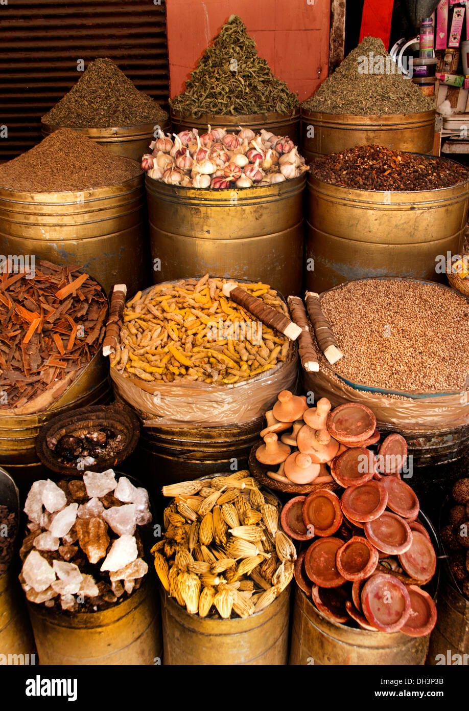Marrakesch Lebensmittelhändler Gewürz Kräuter würzen Markt Marokko Stockfoto