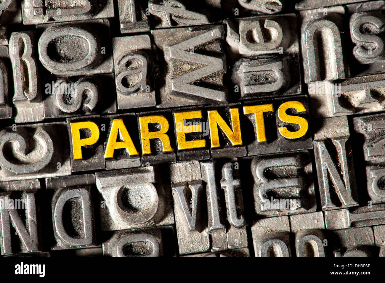 Alten führen Buchstaben bilden die Wort Eltern Stockfoto