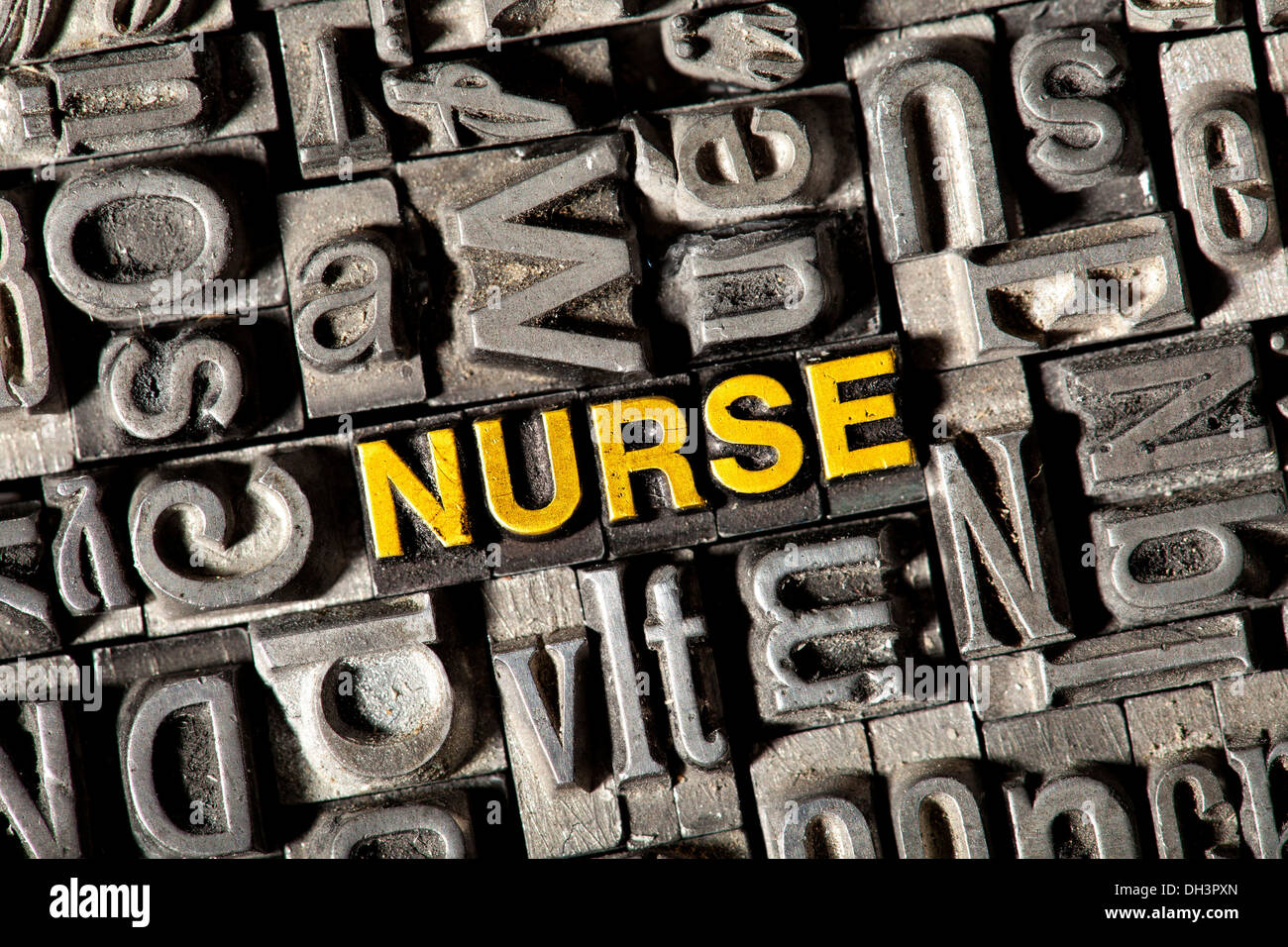 Alten führen Buchstaben bilden das Wort Krankenschwester Stockfoto