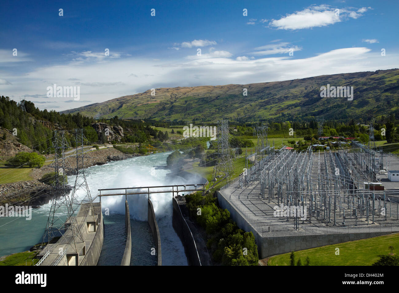 Wasser Verschütten von Roxburgh Hydro Dam, Roxburgh, Central Otago, Südinsel, Neuseeland Stockfoto