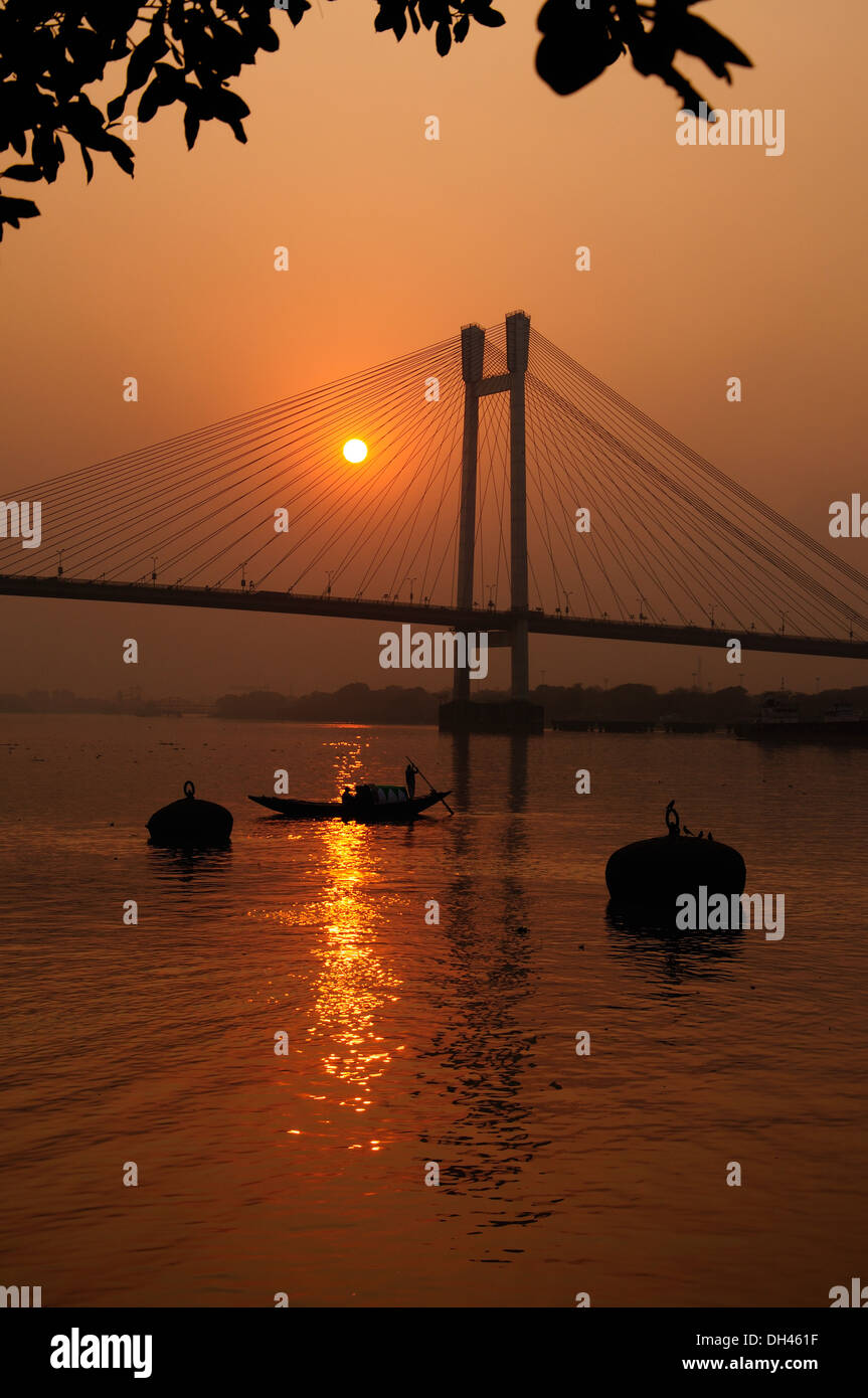 Sunset Over Hooghly River neue Howrah Brücke Calcutta Kolkata Westbengalen Indien Asien Stockfoto