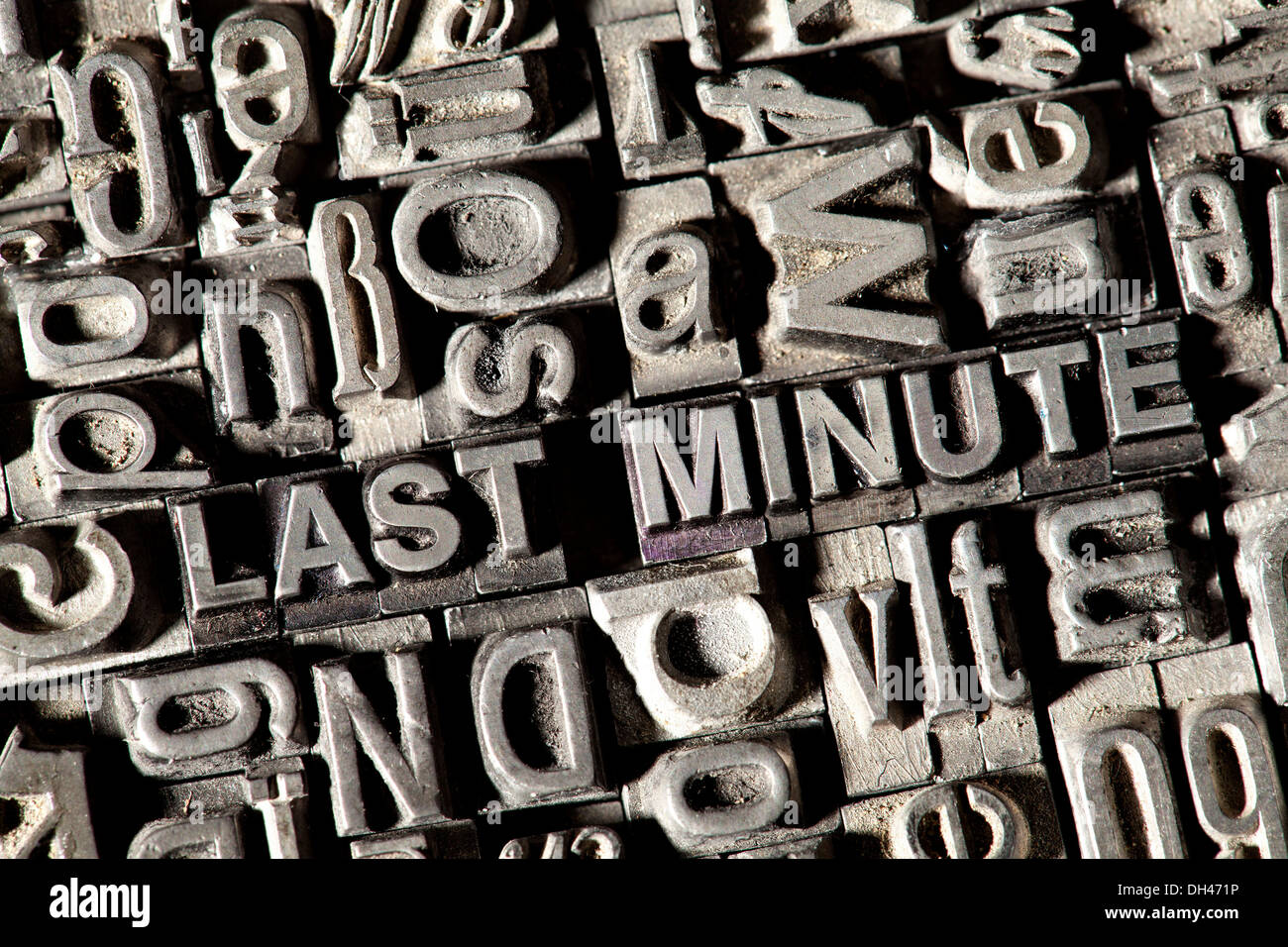 Alten führen Buchstaben bilden die Worte "LAST MINUTE" Stockfoto
