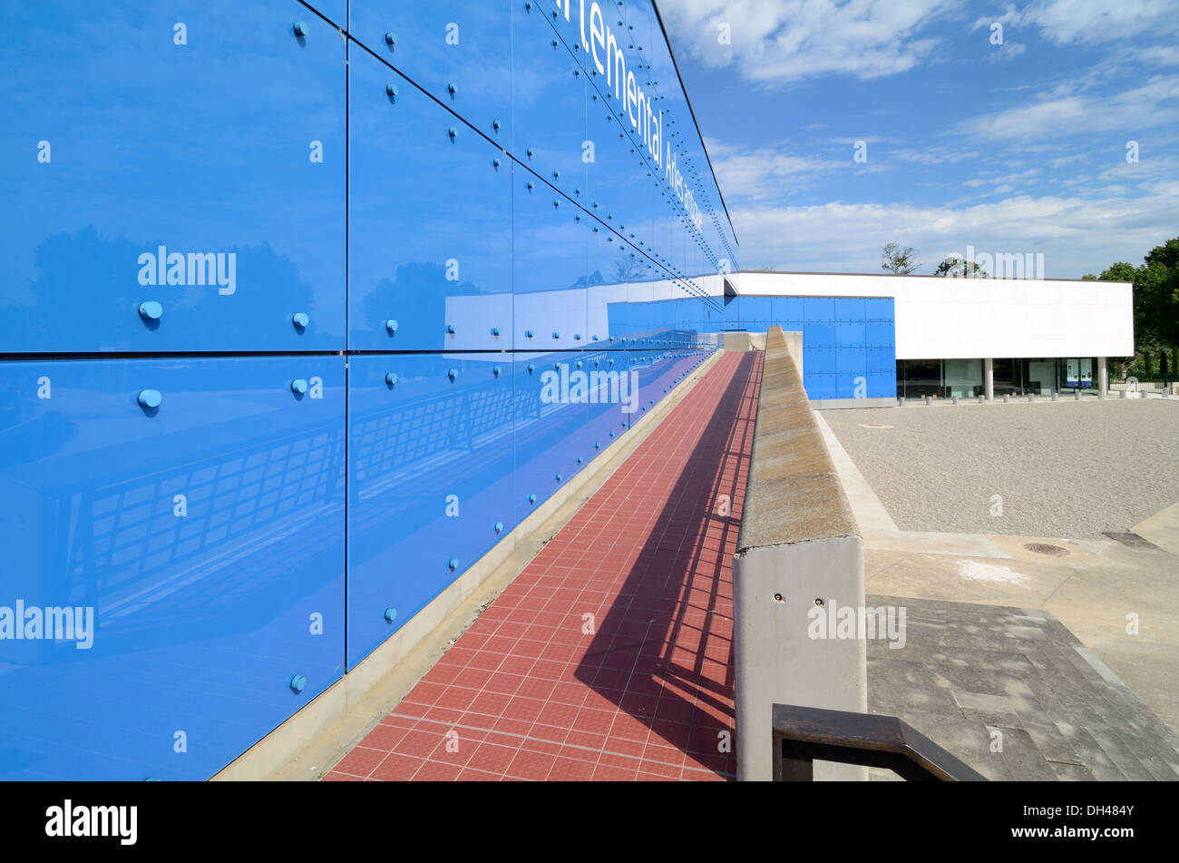 Rampe Rollstuhl Zugang archäologischen Museum oder Musée de l'Arles antike Arles Provence Frankreich Stockfoto