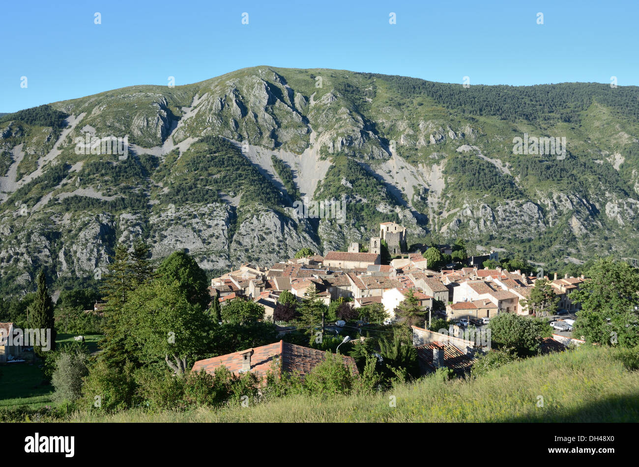 Panoramablick über das Dorf Gréolières Alpes-Maritimes Provence Frankreich Stockfoto