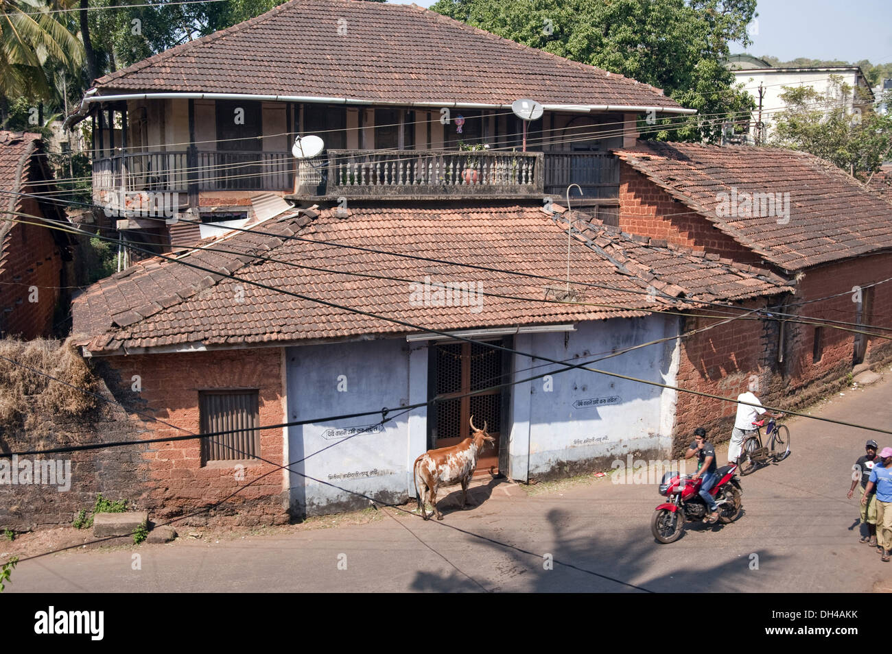 Ziegeldach Häuser am Vengurla Sindhudurg Maharashtra Indien Asien Stockfoto
