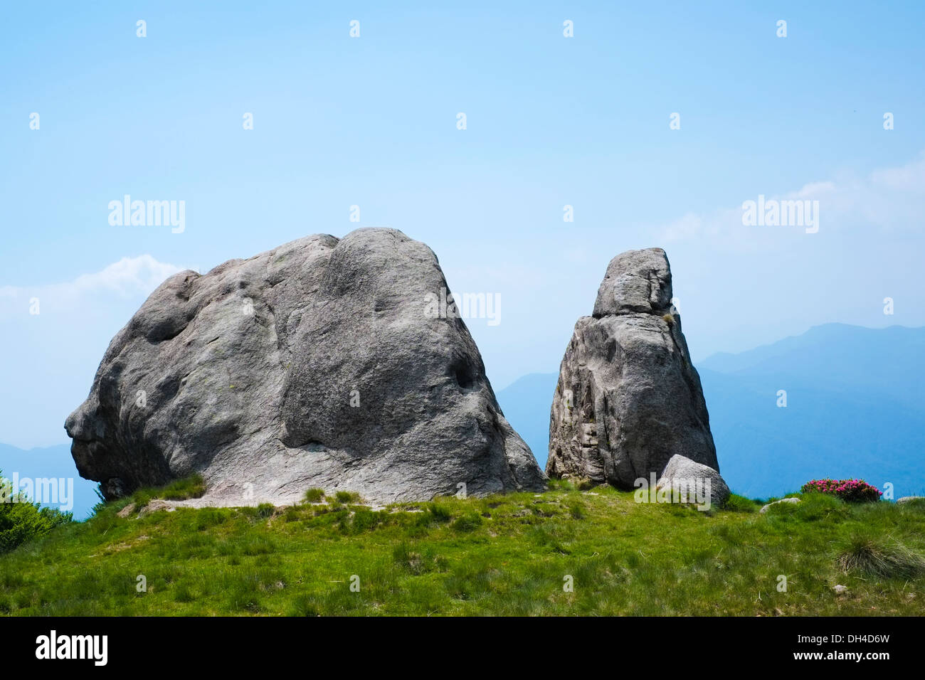 Felsformation im Mottarone Berg, Piemont, Italien Stockfoto