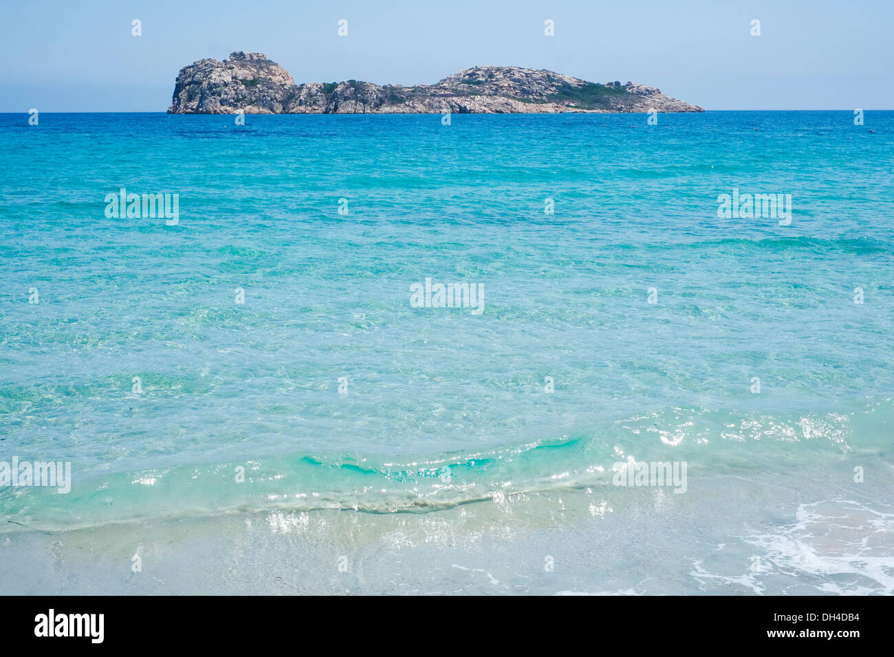 Blau-transparente Meer in Porto Tramatzu Beach, Teulada, Sardinien, Italien Stockfoto