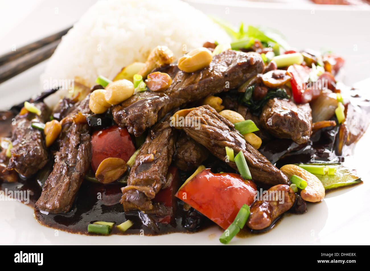 Chinesisches Rindfleisch in pikanter sauce Stockfoto