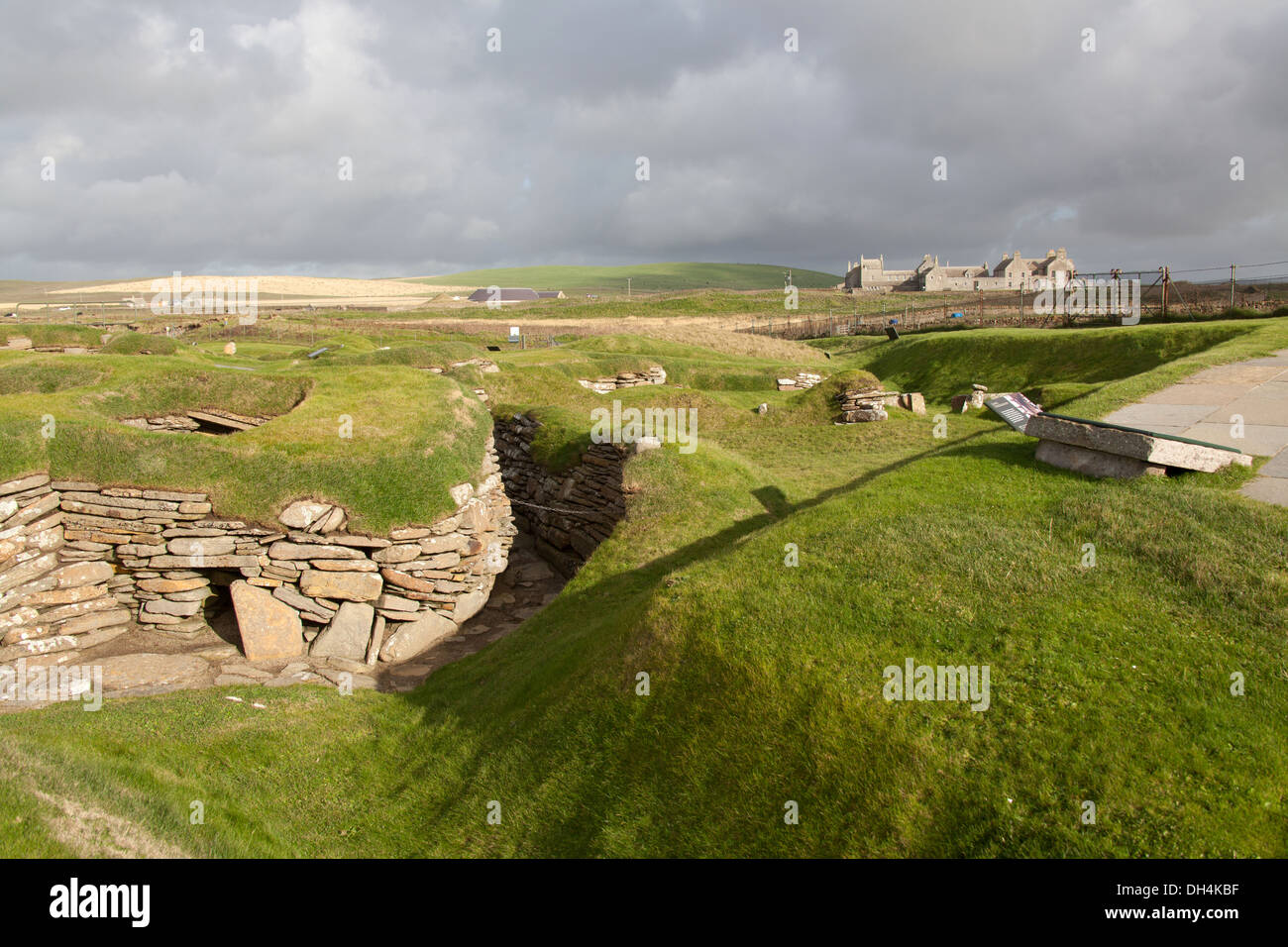 Inseln von Orkney, Schottland. Malerische Aussicht von der neolithischen Siedlung Skara Brae. Stockfoto