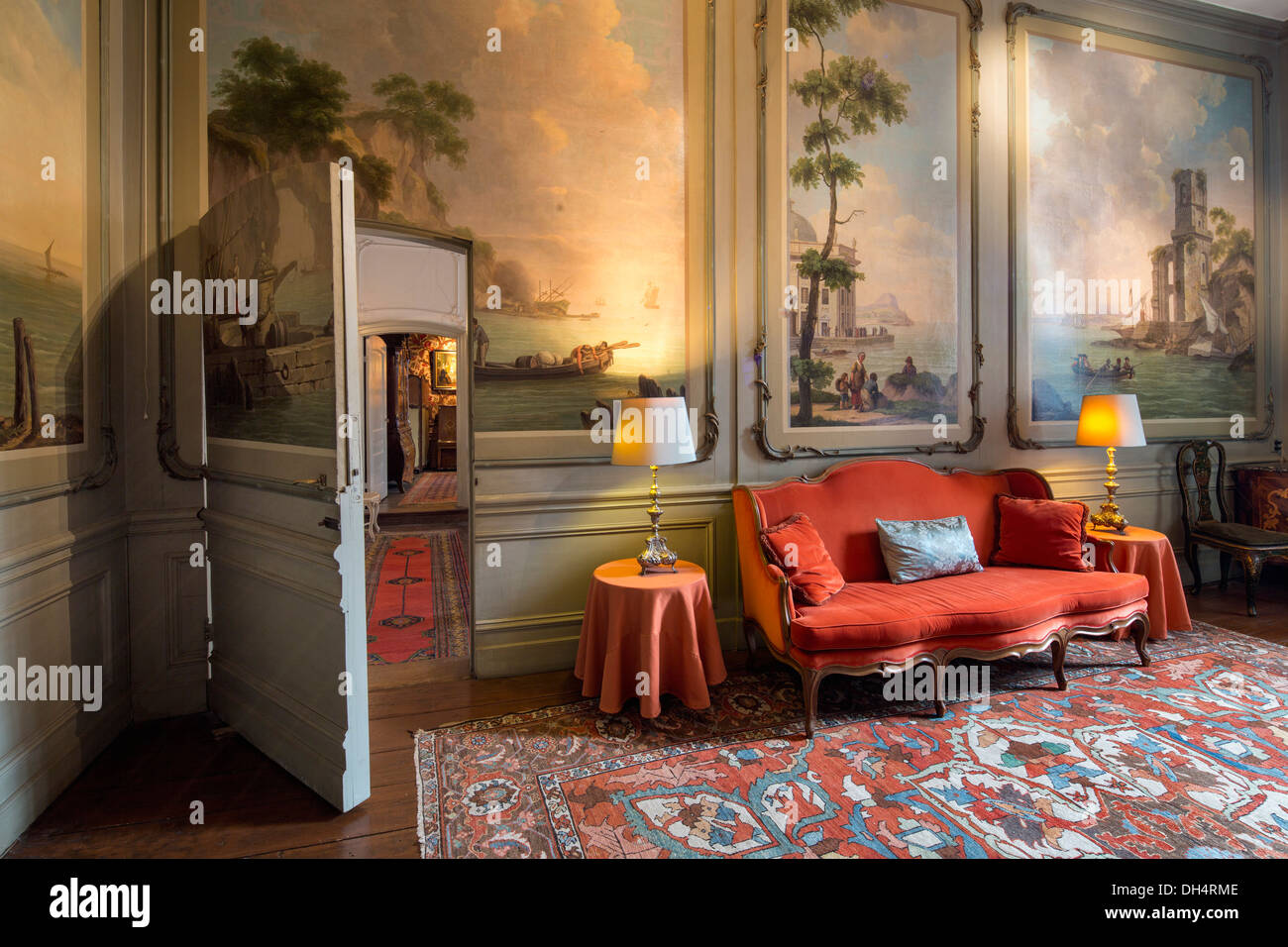 Holland, Museum Van Loon. Canal House Amsterdam Regent Familie Van Loon. Drakensteyn Zimmer. Wand-Verkleidung-Gemälde auf Leinwand Stockfoto