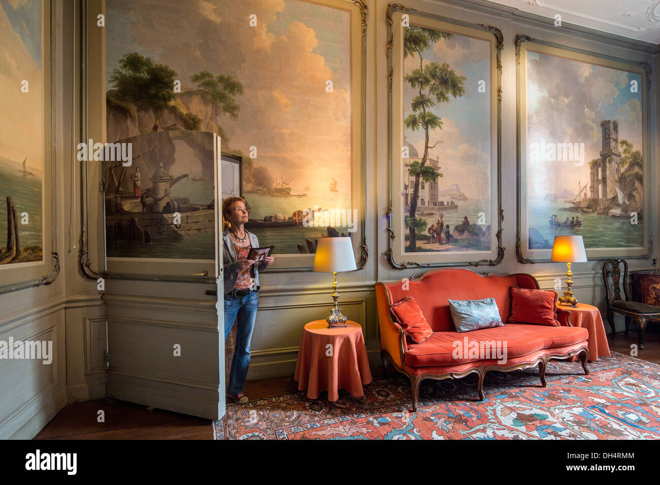 Holland, Museum Van Loon. Canal House Amsterdam Regent Familie Van Loon. Drakensteyn Zimmer. Wand-Verkleidung-Gemälde auf Leinwand Stockfoto