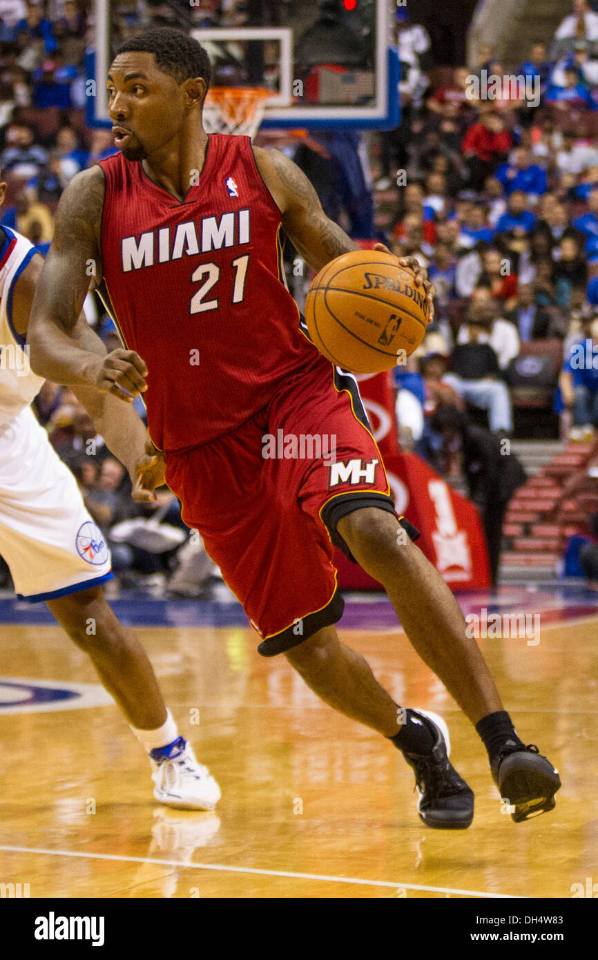 Philadelphia, Pennsylvania, USA. 30. Oktober 2013. Miami Heat shooting guard Roger Mason Jr. (21) in Aktion während der NBA-Spiel zwischen den Miami Heat und die Philadelphia 76ers im Wells Fargo Center in Philadelphia, Pennsylvania. Die 76ers gewinnen 114-110. Christopher Szagola/Cal Sport Media/Alamy Live-Nachrichten Stockfoto