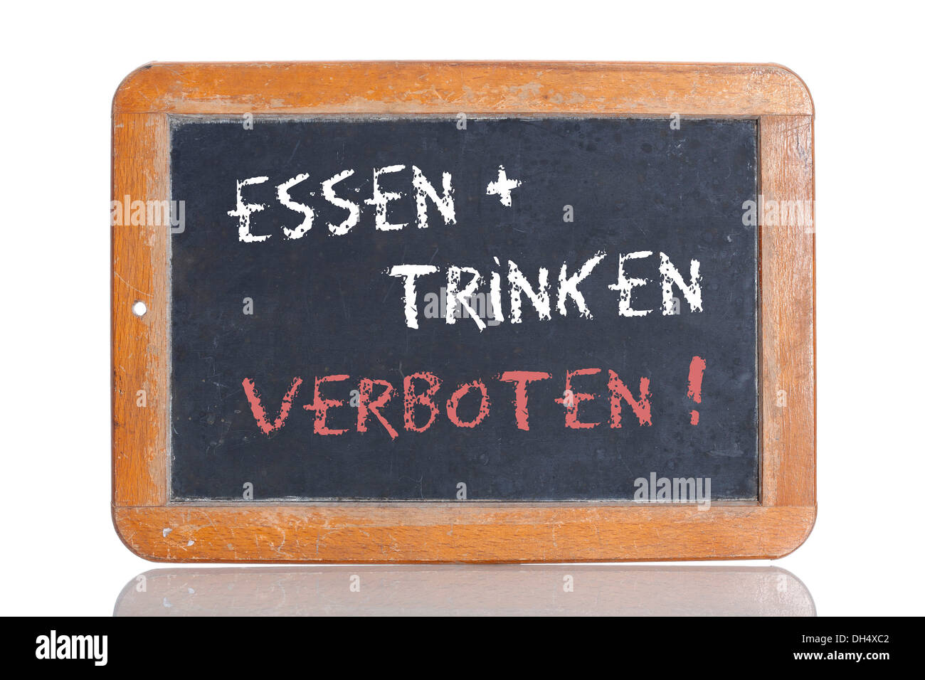 Alte Schultafel mit den Worten, ESSEN + TRINKEN VERBOTEN!, Deutsch für Essen + Getränke verboten sind Stockfoto