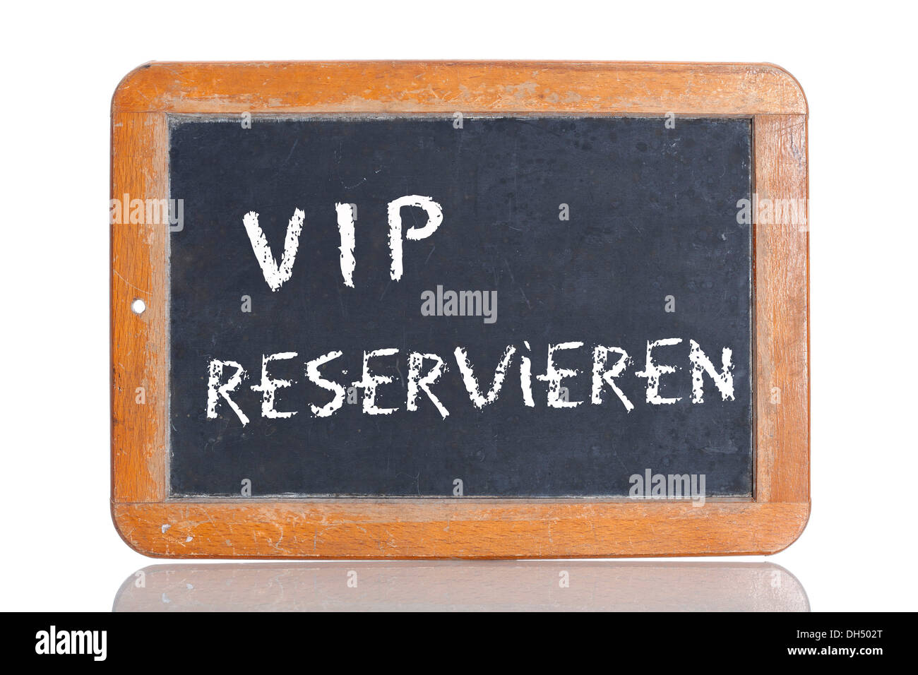 Alte Kreidetafel, Schriftzug "VIP RESERVIEREN", Deutsch für "Buch VIP-Plätze" Stockfoto