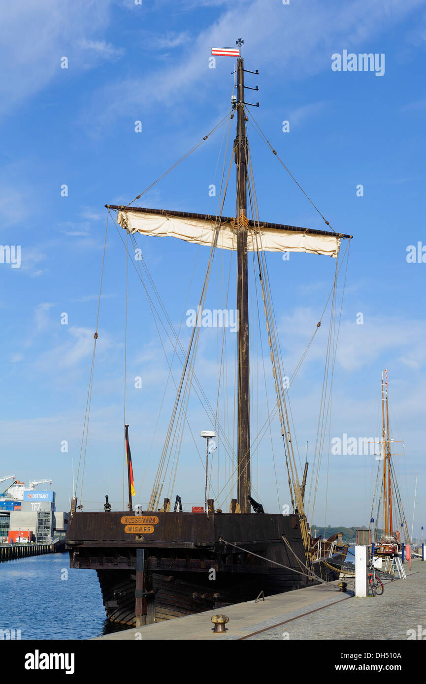 Historische Kogge "Wismara" von Poel in der Hansestadt Wismar, Mecklenburg-hierhin Pommern, Deutschland, UNESCO-Welterbe Stockfoto