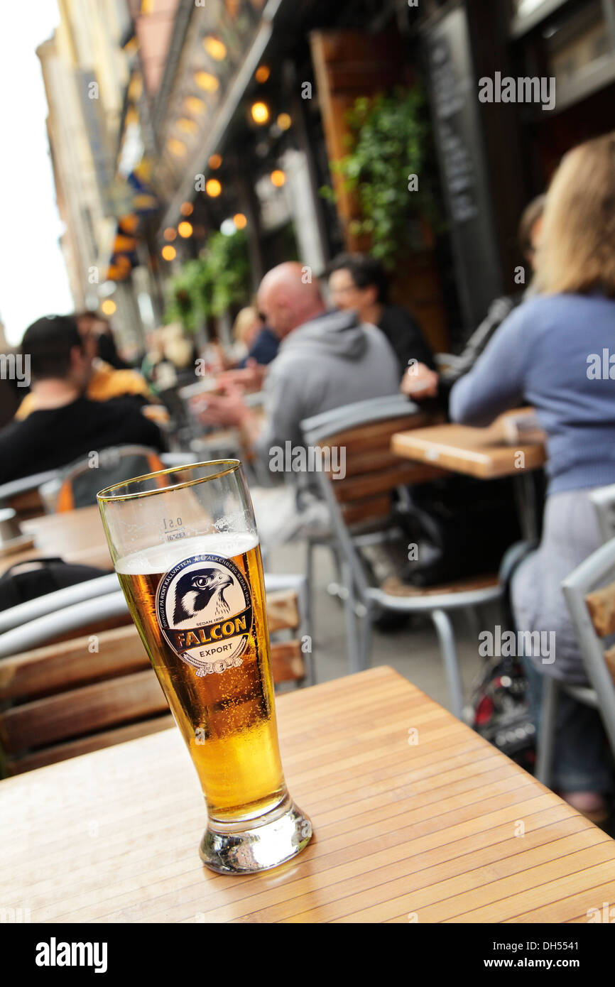 Ein Glas des schwedischen Bier in einem Pub in Södermalm, Stockholm, Schweden Stockfoto