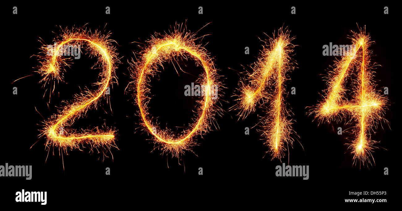 Neujahr 2014 mit Wunderkerzen auf einem dunklen Hintergrund gemacht. Stockfoto