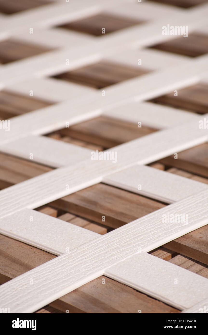 Muster eines weißen Kunststoff Gitter-Board Stockfoto