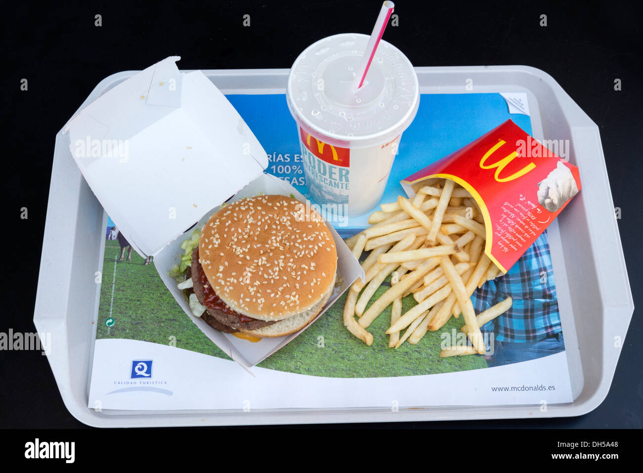 McDonald's Mahlzeit des Big Mac, Pommes Frites und ein alkoholfreies Getränk Stockfoto