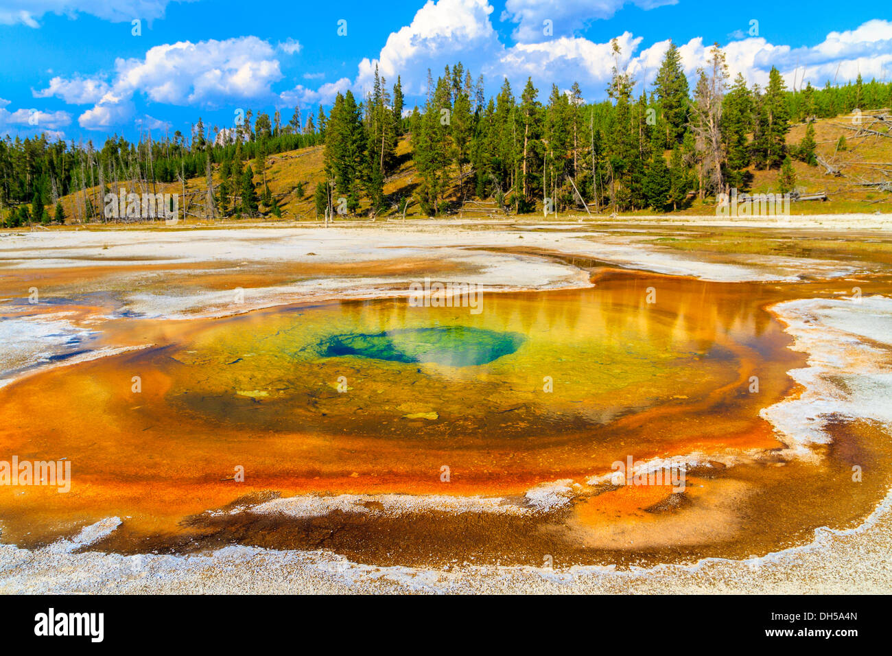 Upper Geyser Basin chromatische Pool, Yellowstone-Nationalpark, Wyoming Stockfoto