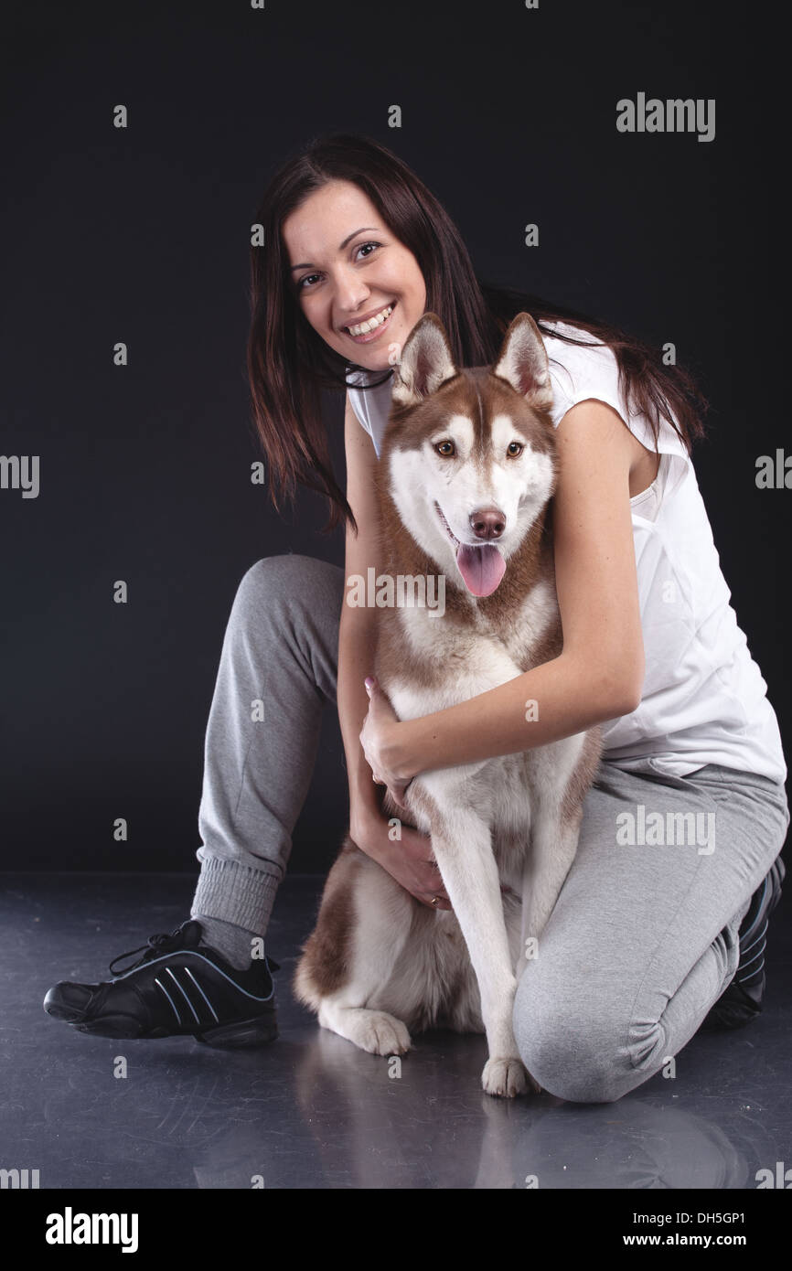 Eigentümer mit ihrem Hund Stockfoto
