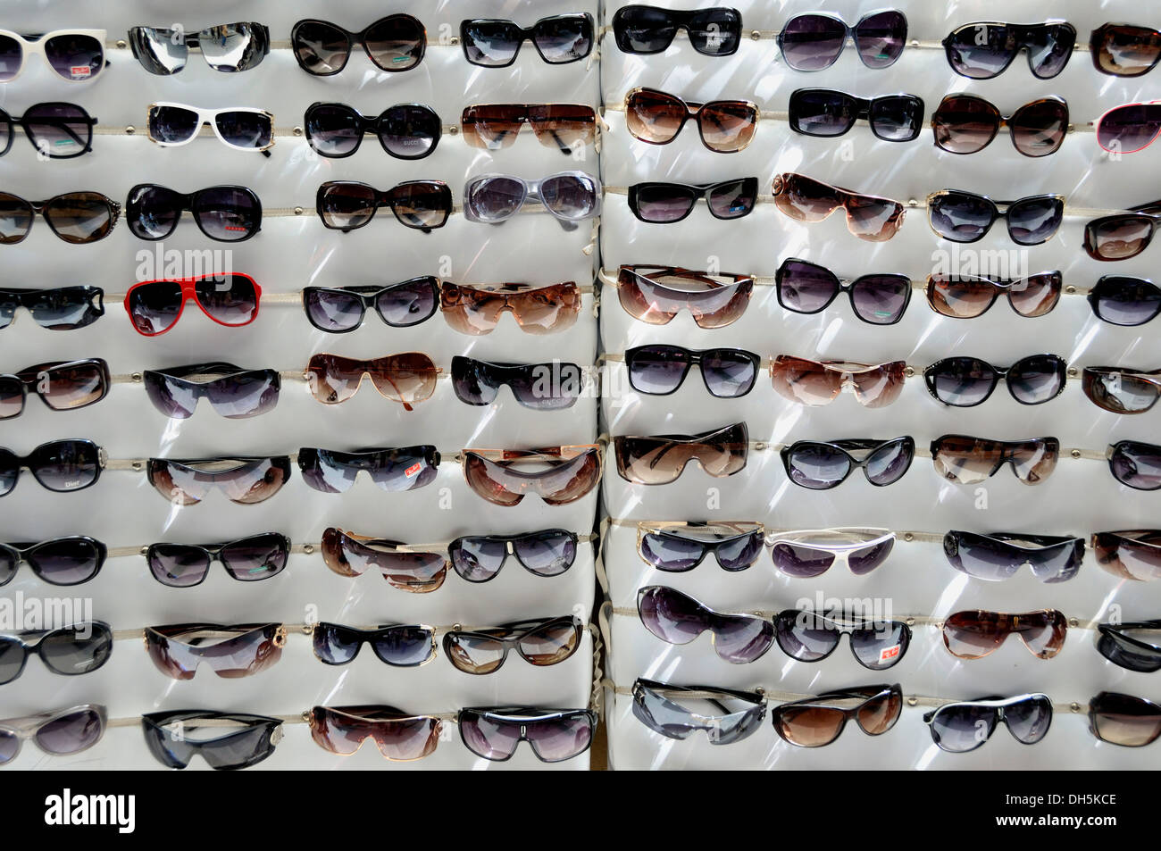 Sonnenbrillen, Plagiate, Plagiate, Fez, Marokko, Afrika Stockfoto