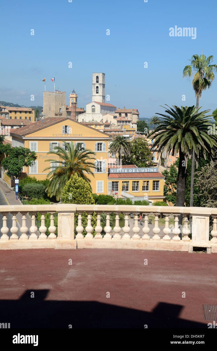 Blick über Grasse und Fragonard-Parfümerie Grasse Alpes-Maritimes Frankreich Stockfoto